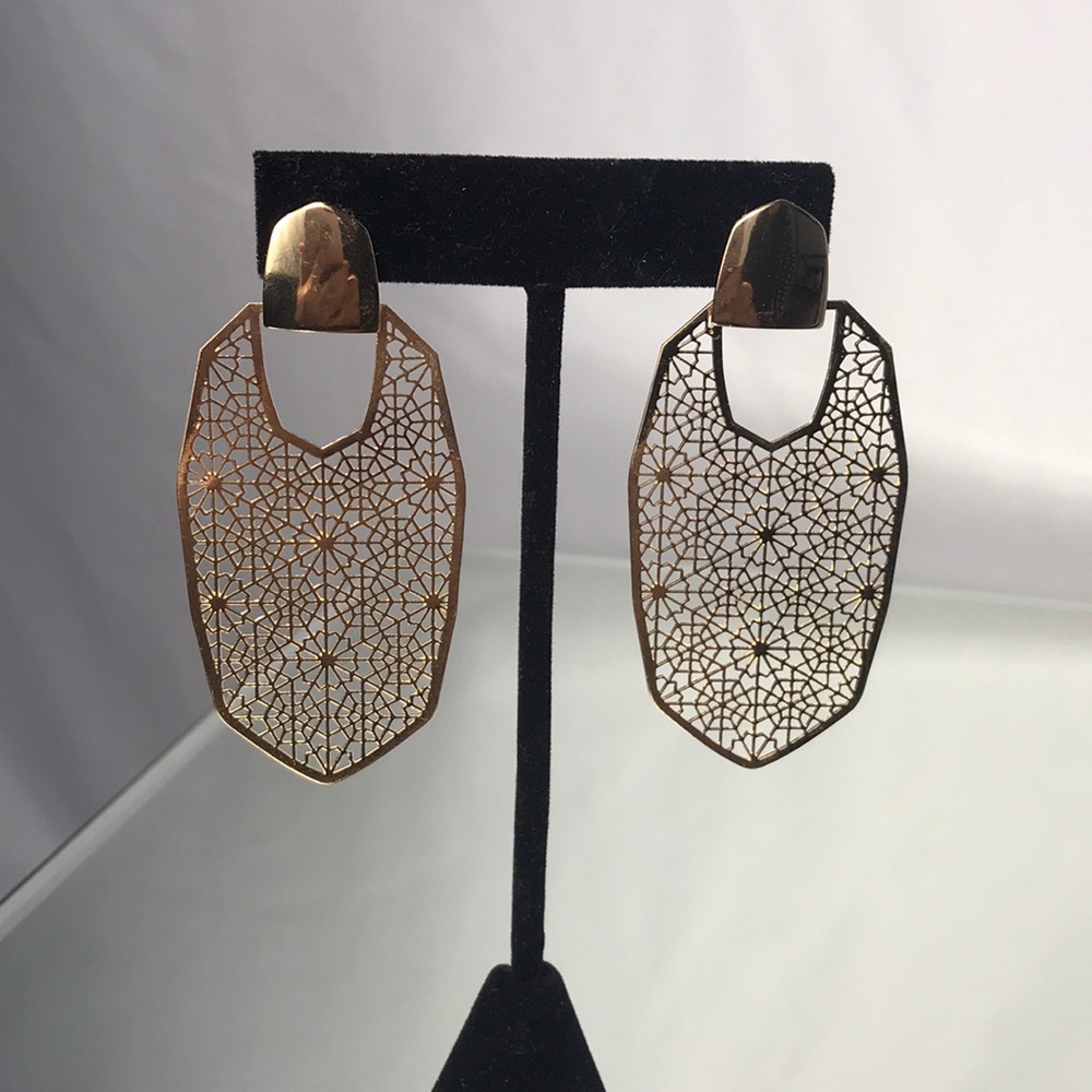 Gorgeous gold filagree earrings